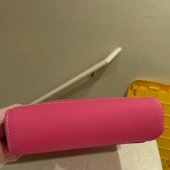 Portland Leather goods Margot medium Metro Crossbody - Picture 3 of 4